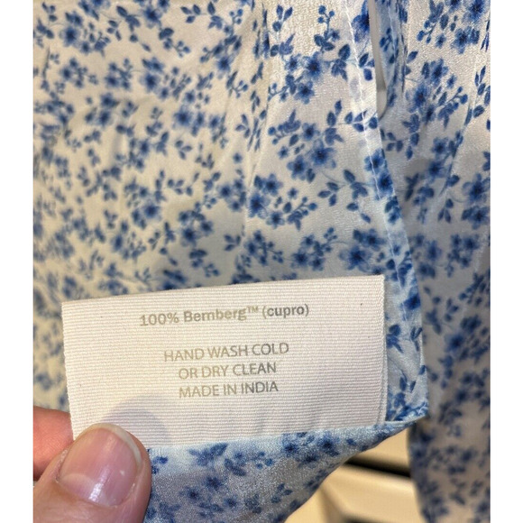 Sevya Handmade 100% Cupro Blue/White floral Long Rectangular Scarf 22" X 50" - Picture 4 of 4